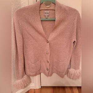 Nic + Zoe cream colored cardigan with the cutest sleeve detail. Size small